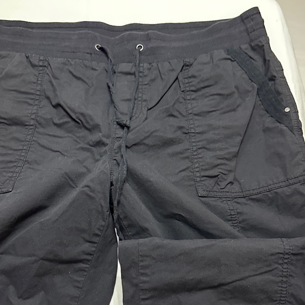 Women's Black Casual Capris
